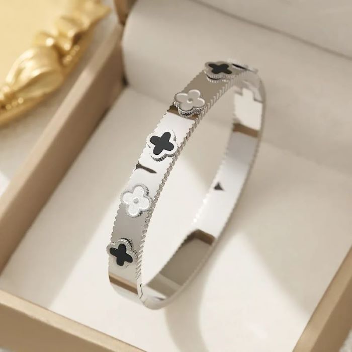 18K Gold plated four leaf clover stainless steel bangles